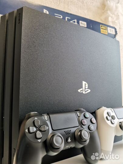 Sony PS4 Pro 1tb 7208В +50 игр +2 Джойстика