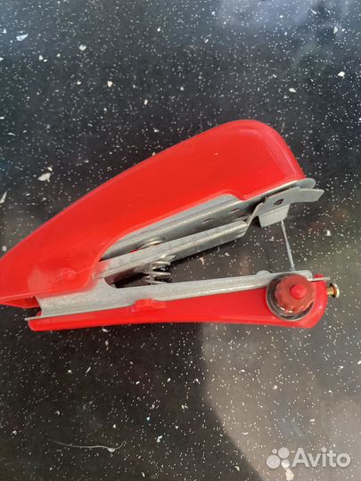 Портативная мини швейная машинка