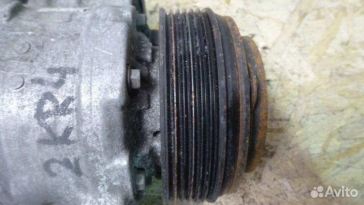 Компрессор кондиционера BMW E87 бмв 1 серии Е87