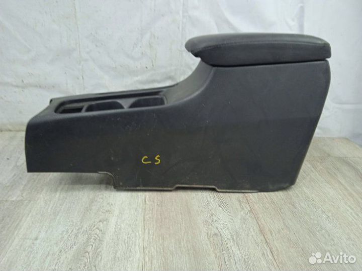 Консоль между сидений Mitsubishi Lancer 9 1.6 2005