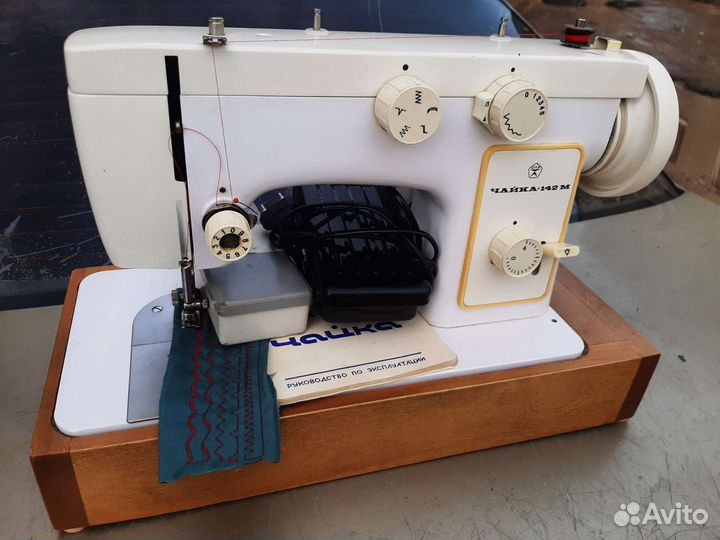 Швейная машина Чайка 142м как новый
