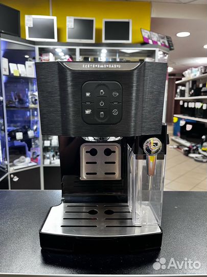 Кофеварка рожковая Redmond RCM-1511 (Пр)