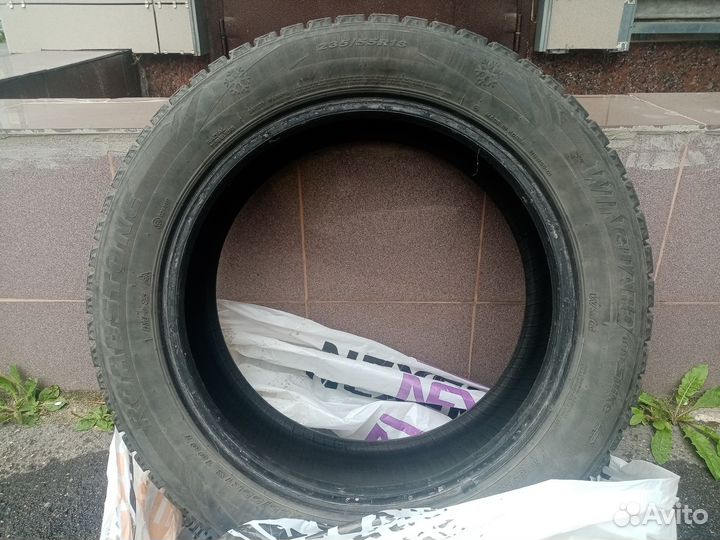 Roadstone Winguard WinSpike 235/55 R18