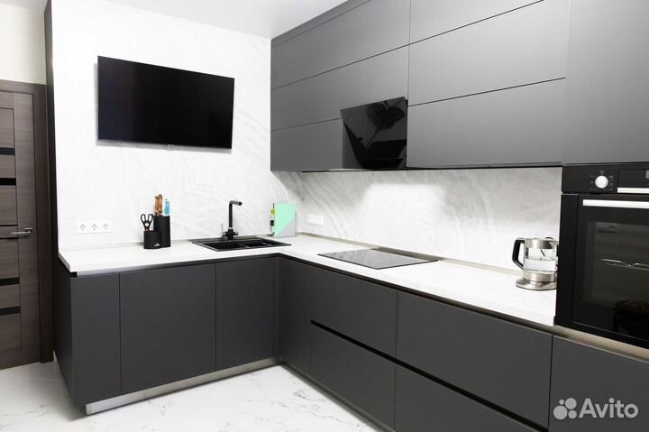 Кухня до потолка