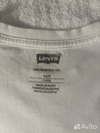 Футболка Levi's