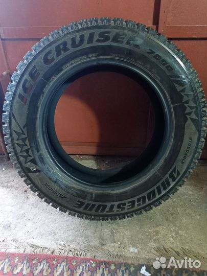 Bridgestone Ice Cruiser 7000 215/65 R16 98T
