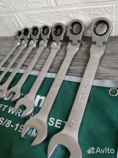 В чехле (поворотные) набор ключей с трещеткой
