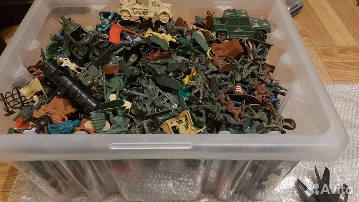 Наборы солдатиков и военной техники пакетом