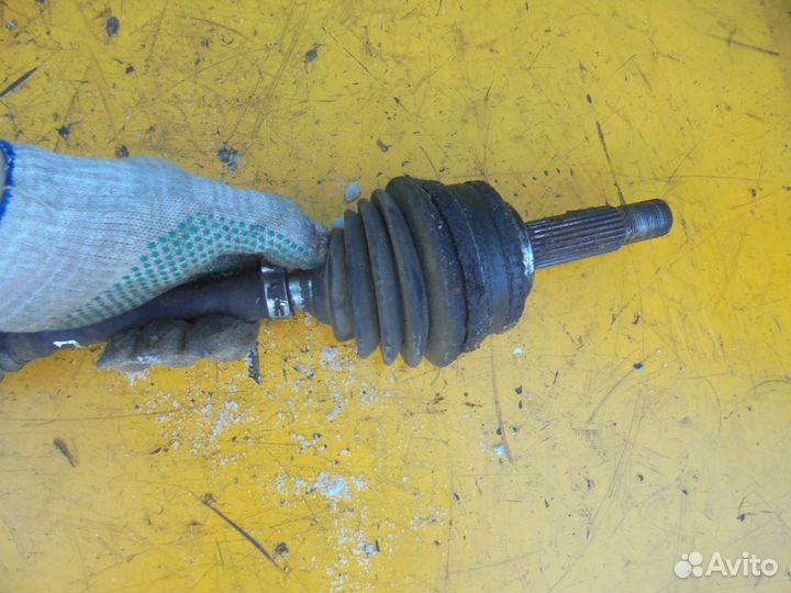 Привод передний левый Mitsubishi Carisma 1995-2003