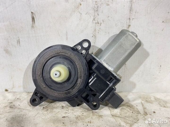 Моторчик стеклоподъемника передний правый Mazda