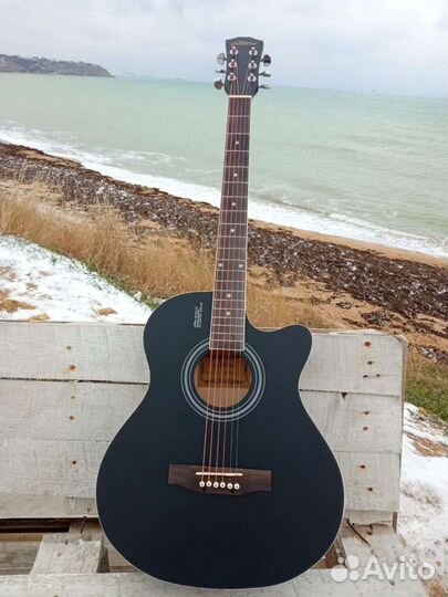 Акустическая гитара