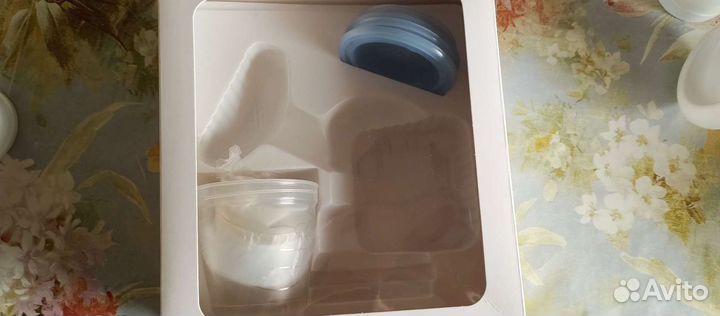 Бутылочки, молокоотсос, соски, контейнеры для хран