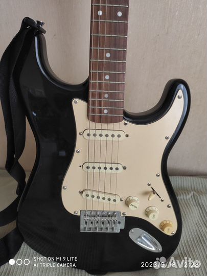 Электрогитара с усилителем бу