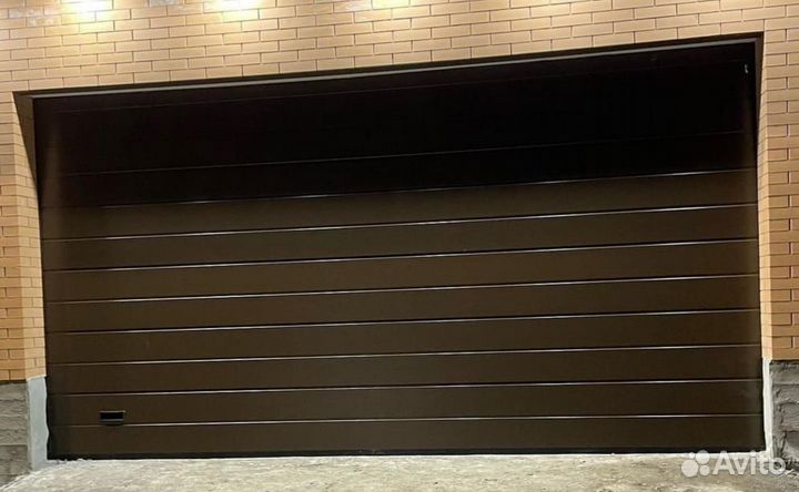 Секционные ворота