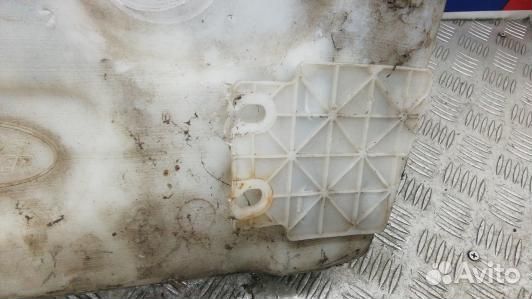 Бачок омывателя land rover discovery 3 (HNT14NL01)