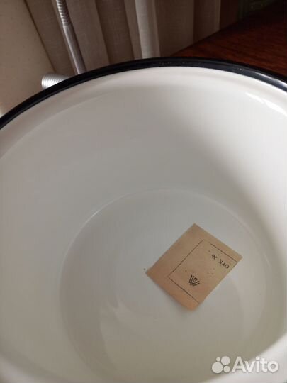 Классная кастрюля новая 2,5л