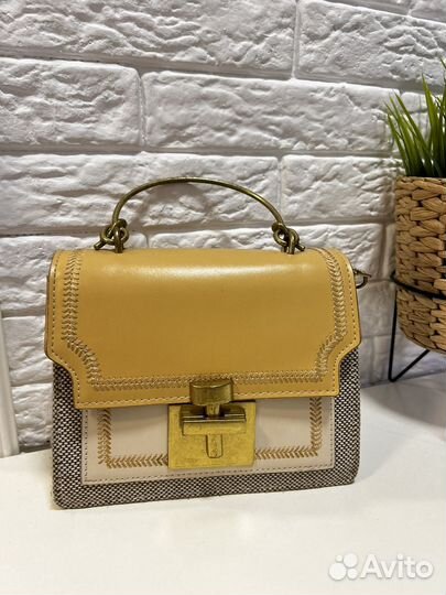 Сумка женская желтая с металлической ручкой