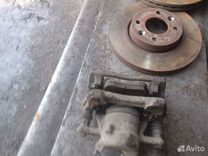 Вентилируемый суппорт правый LADA Largus