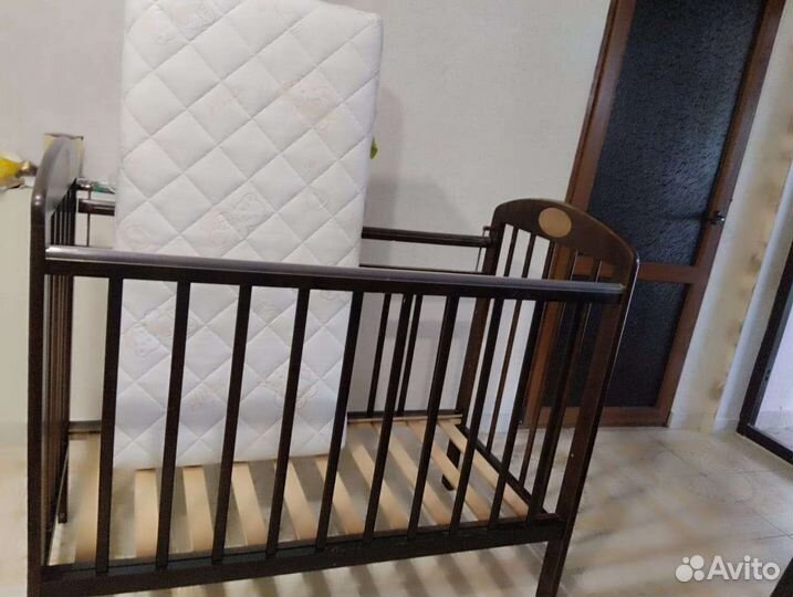 Детская кроватка