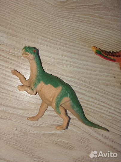 Продаю Динозавров
