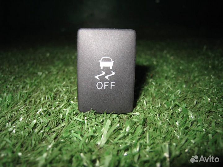 Кнопка системы стабилизации Toyota Yaris P13 2015