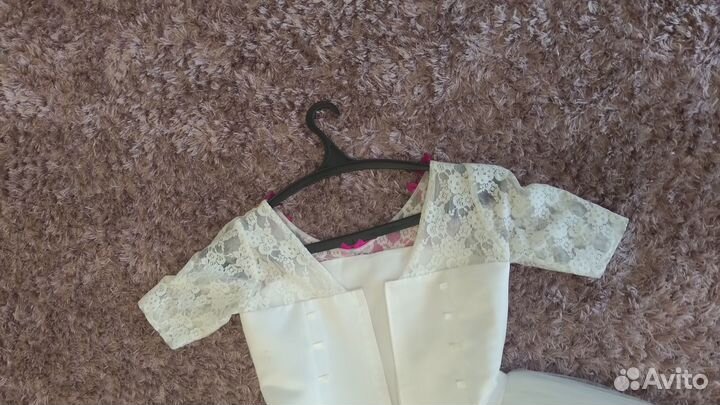 Очень нарядное рлатье для девочки размер 38