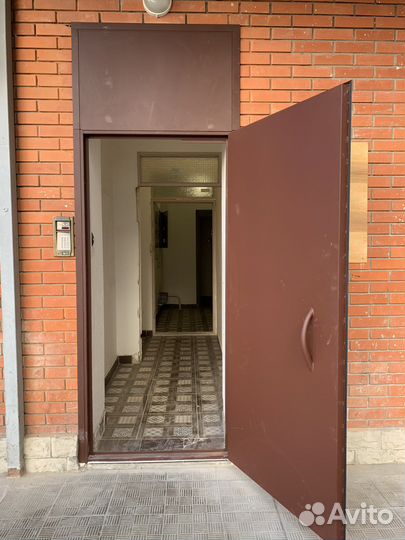 Дверь подъездная металлическая