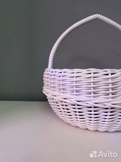 Корзина, лукошко из искусственного ротанга