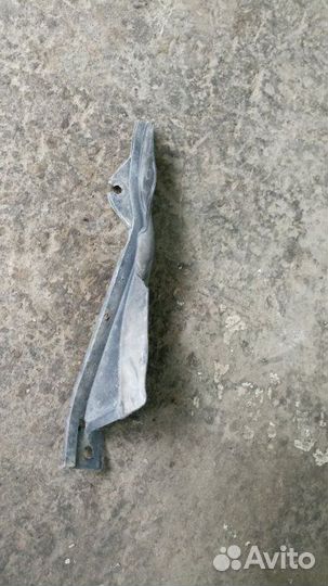 Уголок жабо правый opel Insignia 2009-2017