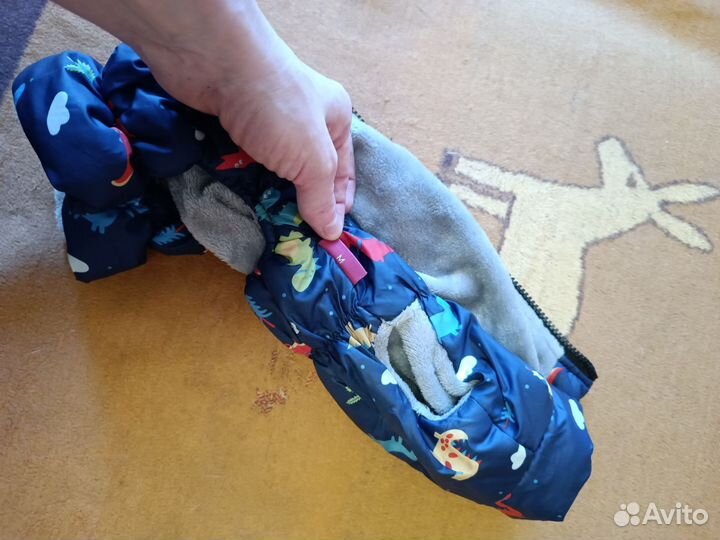 Зимний комбинезон для маленькой собаки