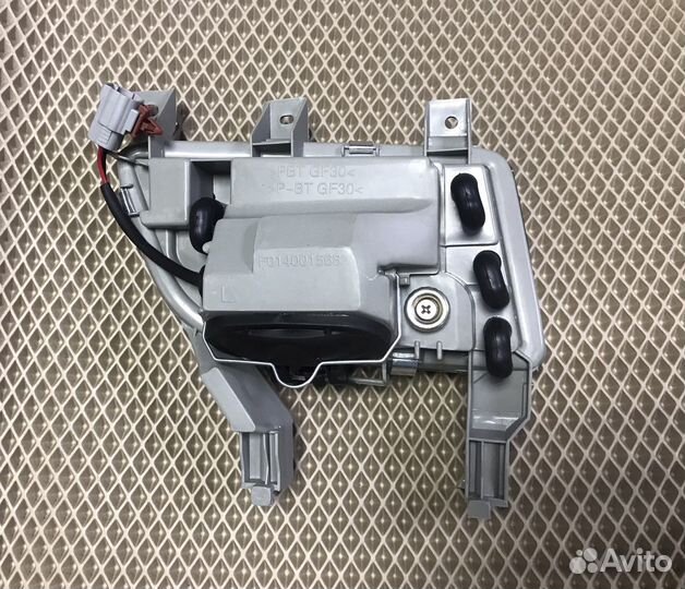 Фара противотуманная Mazda Familia / 323 02-04