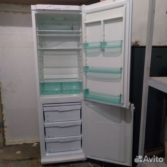 Холодильник Electrofrost 148