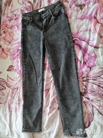 Джинсы женские