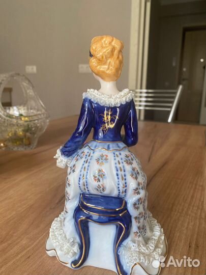 Фарфоровые статуэтки
