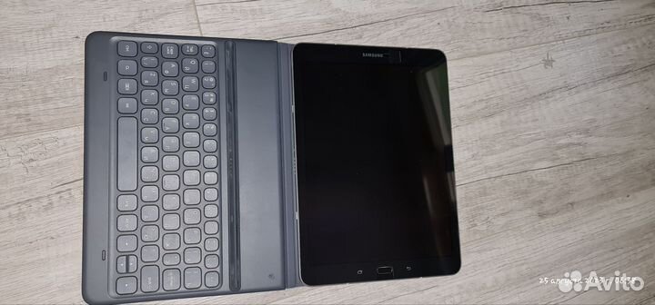 Планшет Samsung Tab S3