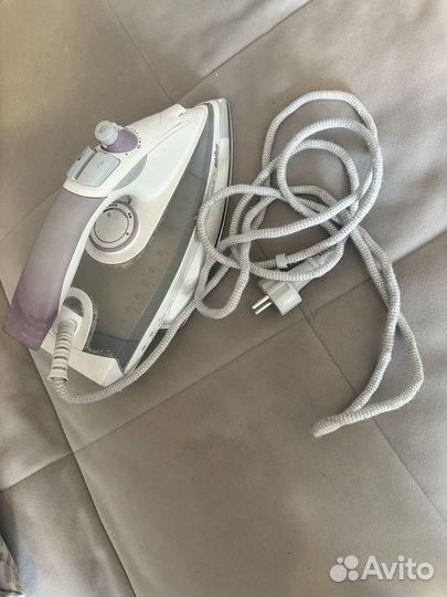 Продаю белый чайник Maunfeld