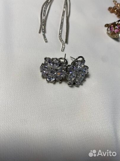 Женские украшения