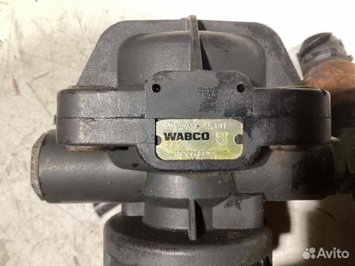 Клапан ускорительный Mercedes-Benz Truck Axor