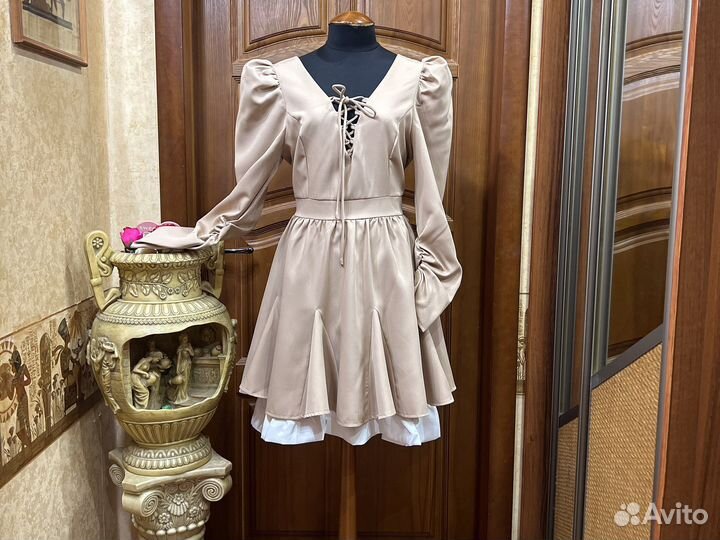 Новое платье со шнуровкой