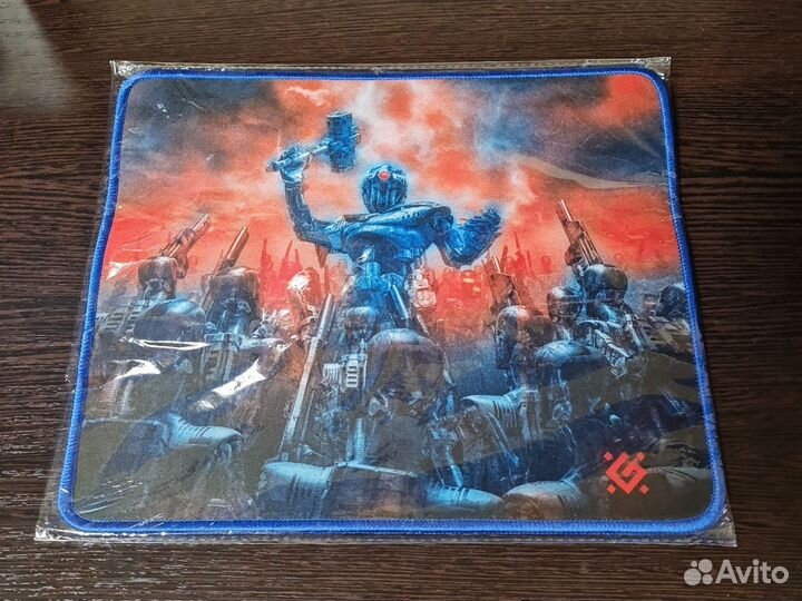 Новый комплект клавиатура, мышь и коврик