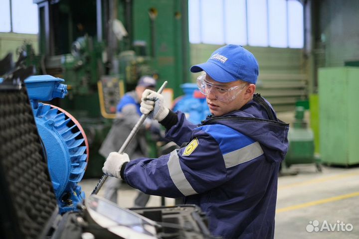 Слесарь ремонтник *