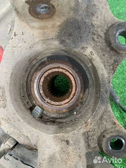 Кулак поворотный передний Renault Duster универсал