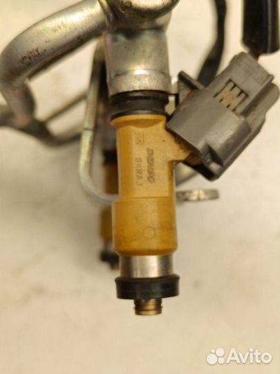 Форсунка топливная Subaru Forester SG5 EJ203