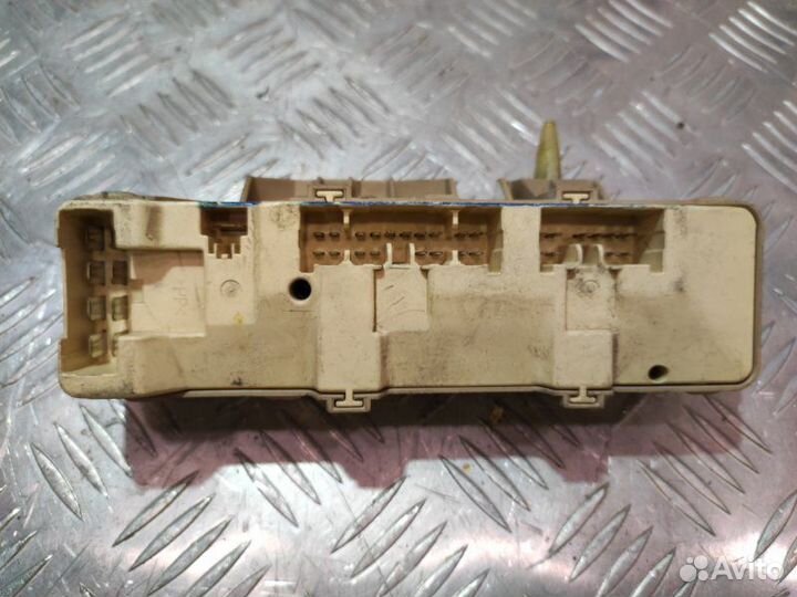 Блок предохранителей Mazda Familia 9 BJ 1.5 ZL