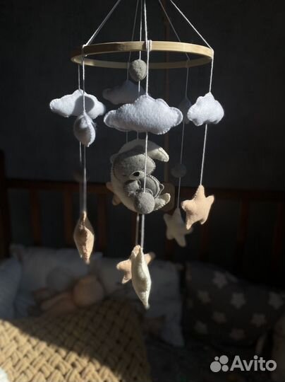 Мобиль на кроватку из фетра