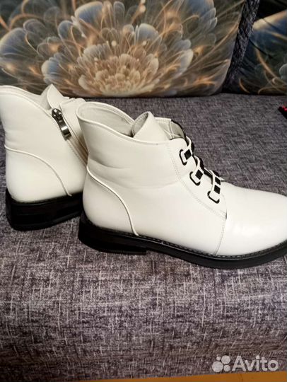 Женские ботинки