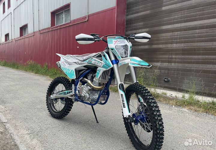 Мотоцикл motoland (мотоленд) X3 300W PRO (174MN-3)