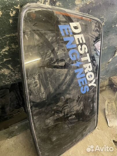 Заднее лобовое