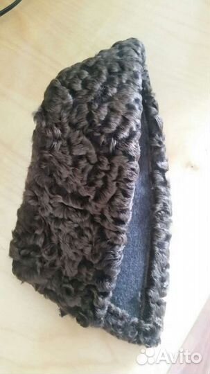 Воротник каракулевый коричневый