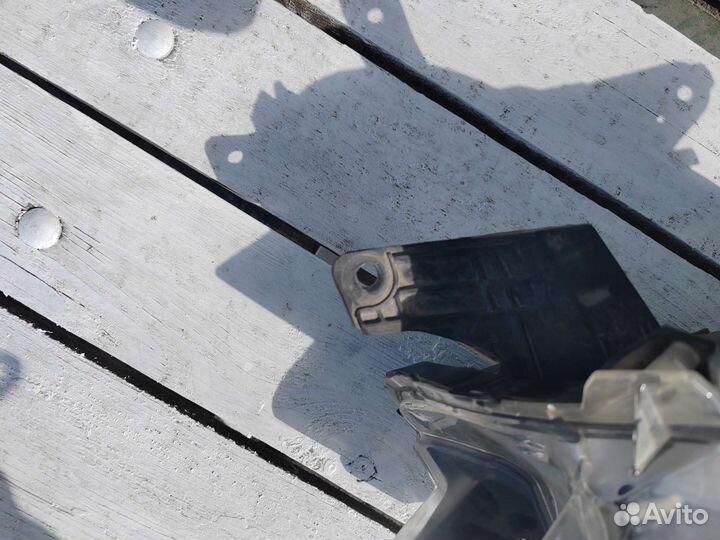 Фара митсубиси паджеро спорт 3